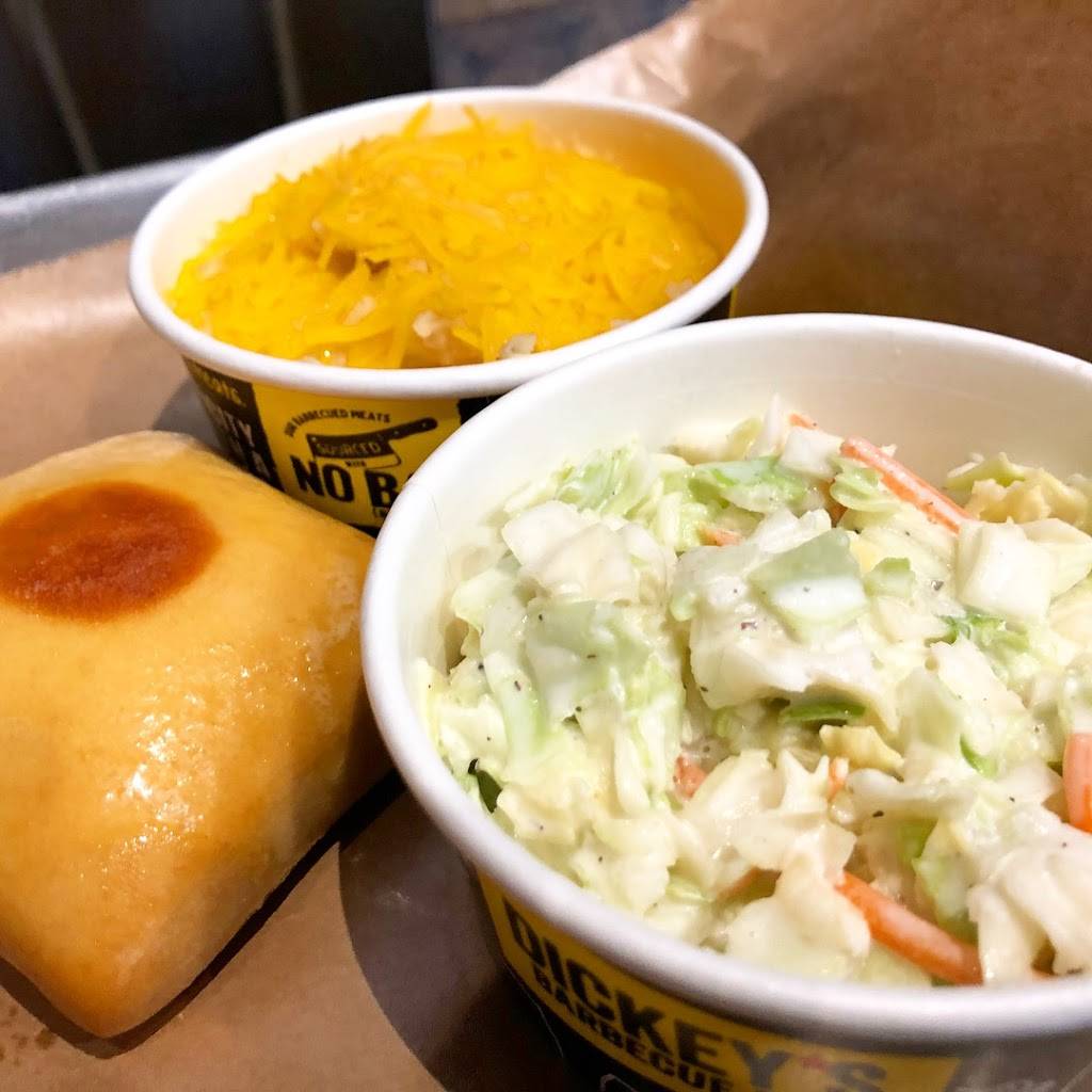 Dickeys Barbecue Pit | restaurant | 19201 Bear Valley Rd, Apple Valley, CA 92308, USA | 7602405556 OR +1 760-240-5556