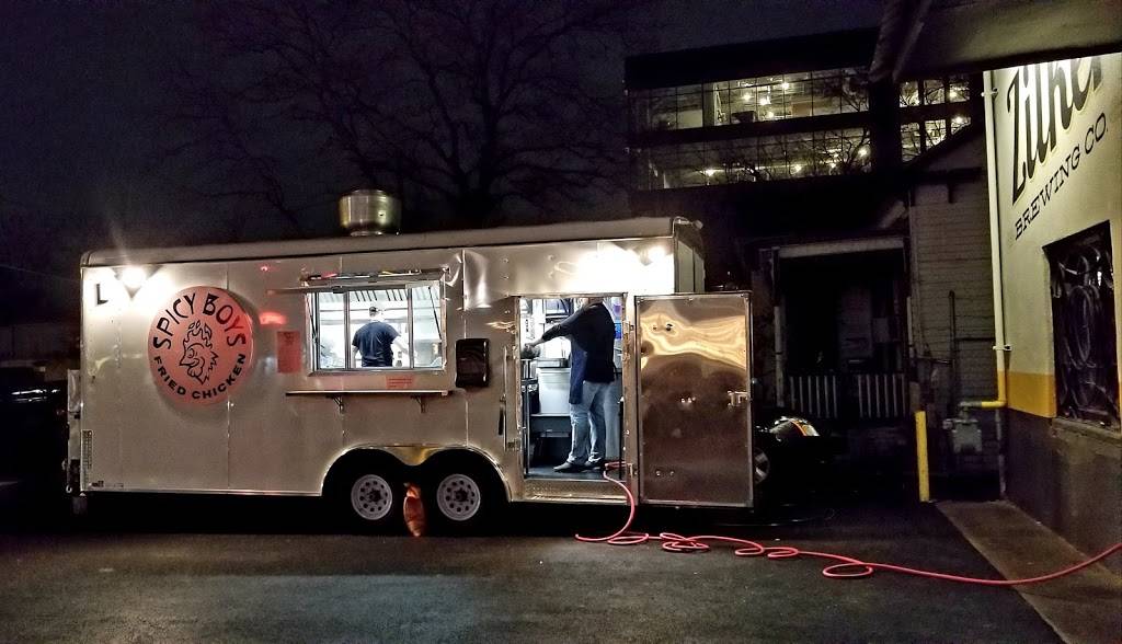 Spicy Boys | meal takeaway | 1701 E 6th St, Austin, TX 78702, USA | 5125389658 OR +1 512-538-9658