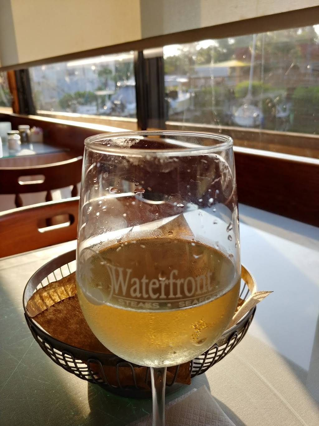 Waterfront | restaurant | 7660 S Tamiami Trail, Sarasota, FL 34231, USA | 9419211916 OR +1 941-921-1916