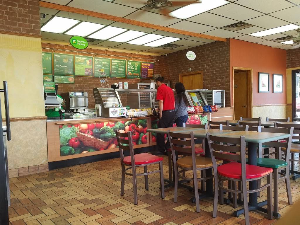 Subway Restaurants | restaurant | 4001 W Washington St, Indianapolis, IN 46241, USA | 3172403340 OR +1 317-240-3340