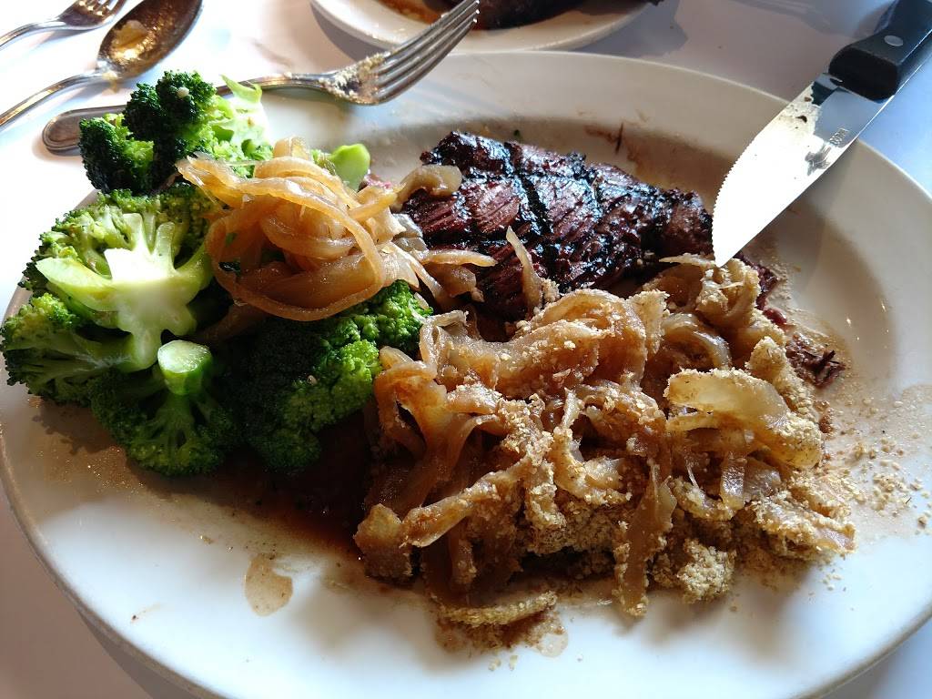 Franks Steaks In Jericho | restaurant | 4 Jericho Turnpike, Jericho, NY 11753, USA | 5163384595 OR +1 516-338-4595