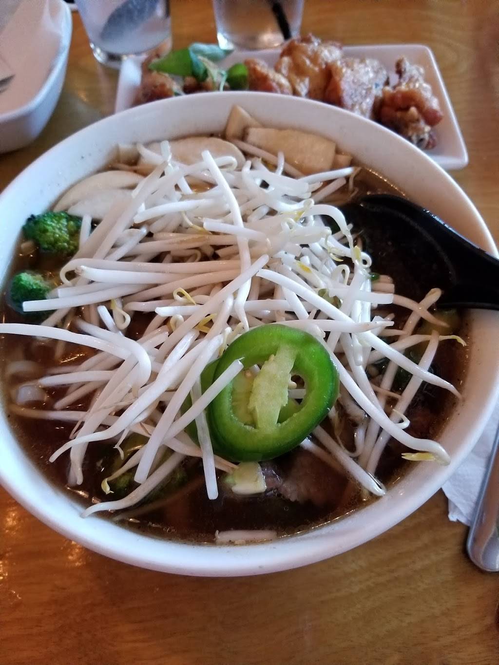 Mignon Pho + Seafood | restaurant | 3860 Convoy St, San Diego, CA 92111, USA | 8582780669 OR +1 858-278-0669