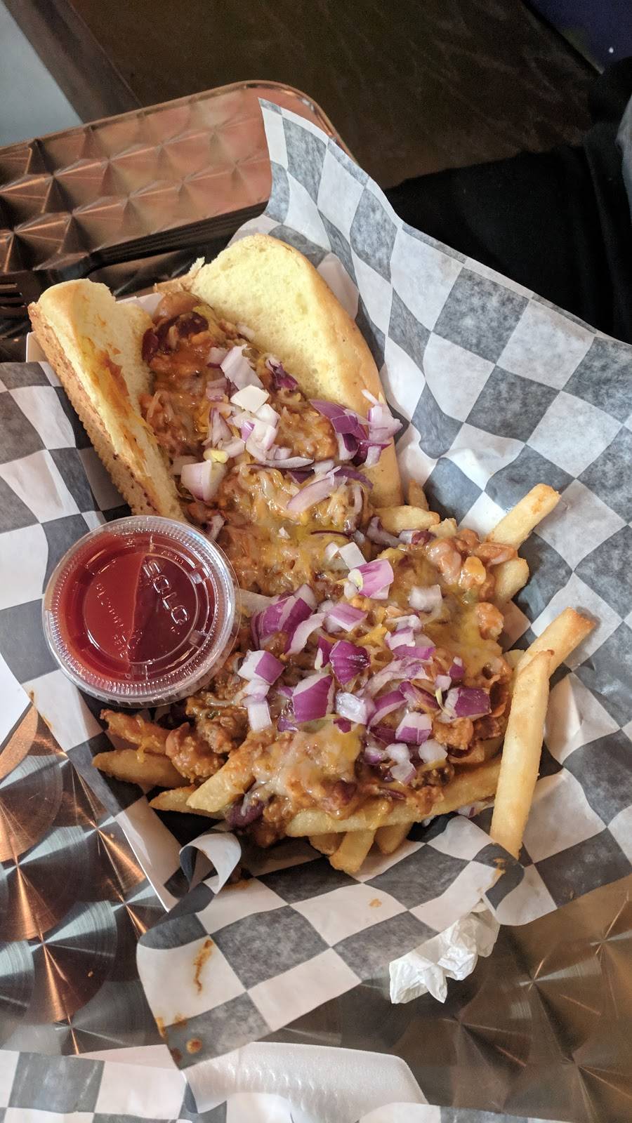 Hops N Shine | restaurant | 3410 Mt Vernon Ave, Alexandria, VA 22305, USA | 7035661509 OR +1 703-566-1509