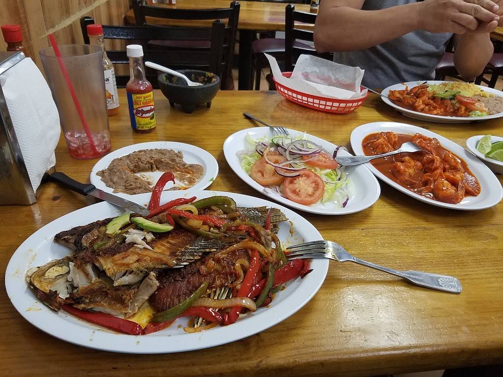 Mariscos La Fiesta Restaurants 7 | restaurant | 15020 Hawthorne Blvd, Lawndale, CA 90260, USA | 3106761038 OR +1 310-676-1038