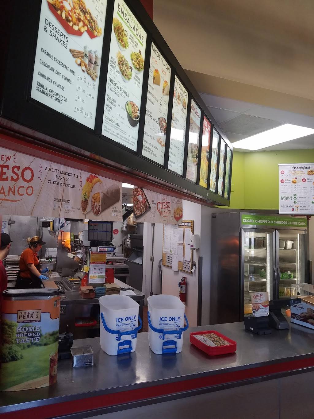 Del Taco | meal takeaway | 40375 Winchester Rd, Temecula, CA 92591, USA | 9512962670 OR +1 951-296-2670
