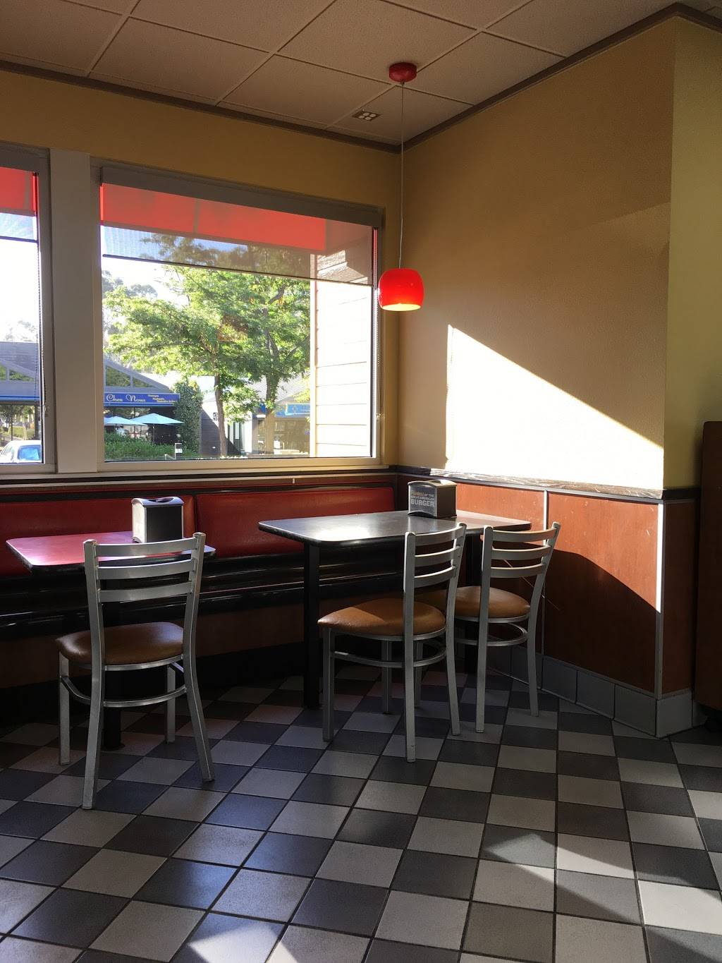 Carls Jr. | restaurant | 9805 Carroll Canyon Rd, San Diego, CA 92131, USA | 8585664731 OR +1 858-566-4731