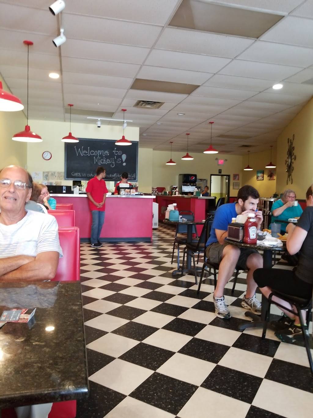 Mickeys Family Grill | restaurant | s75w17351 Janesville Rd, Muskego, WI 53150, USA | 2627104061 OR +1 262-710-4061