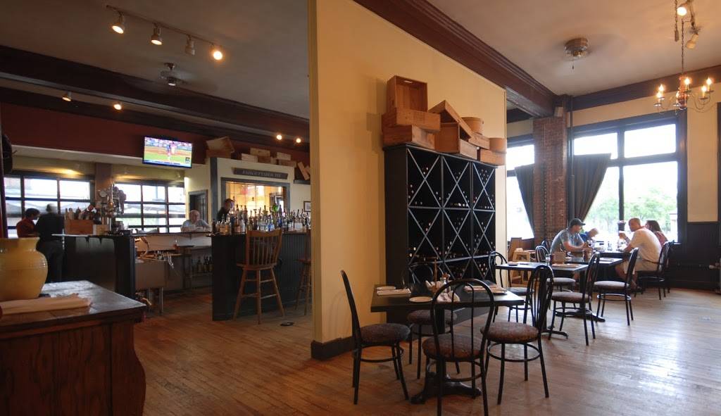 Lago Trattoria | restaurant | 95 Main St, Newport, VT 05855, USA | 8023348222 OR +1 802-334-8222