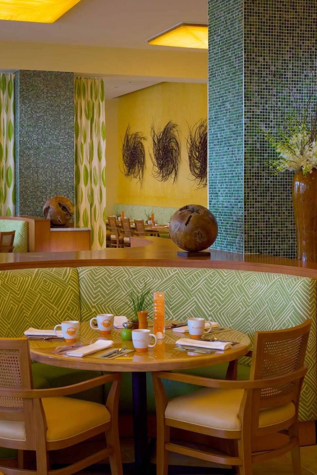 The Bistro | restaurant | 6001 Destination Pkwy, Orlando, FL 32819, USA | 4073134300 OR +1 407-313-4300