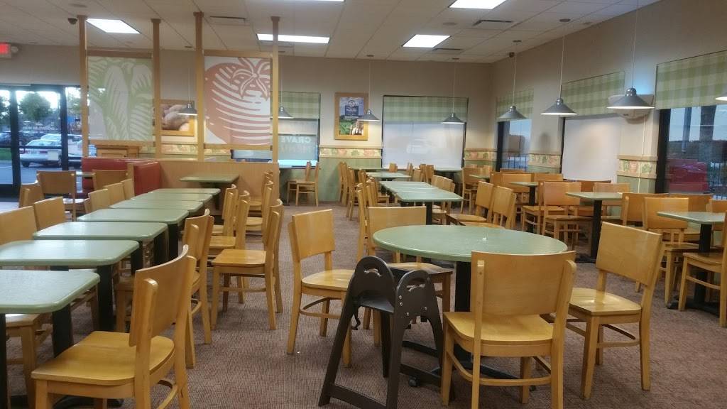 Wendys | restaurant | 7099 N Cedar Ave, Fresno, CA 93720, USA | 5592981656 OR +1 559-298-1656