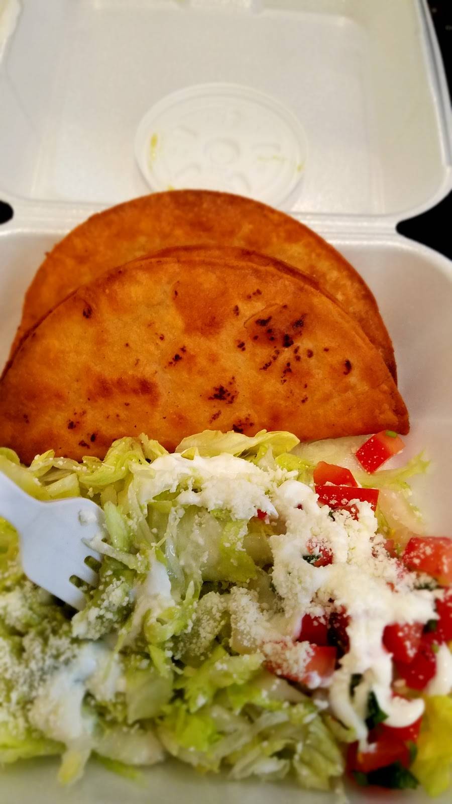 Deliciosas Pupusas inside car wash | restaurant | 5509 Alhambra Ave, Los Angeles, CA 90032, USA | 3233473300 OR +1 323-347-3300