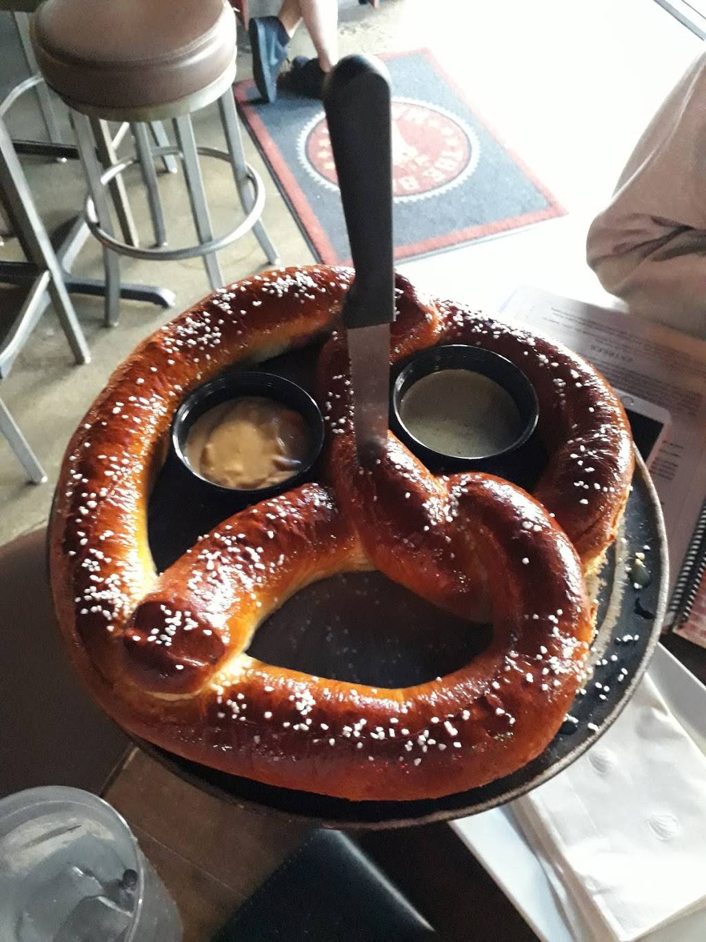 The Beer Market - Bolingbrook | restaurant | 641 E Boughton Rd #110, Bolingbrook, IL 60440, USA | 6307393000 OR +1 630-739-3000