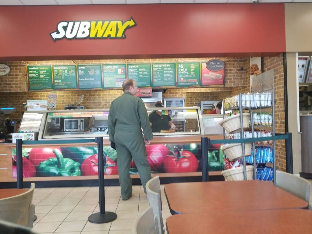 Subway | restaurant | 421 Atlantic St, Dover, DE 19902, USA | 3028573885 OR +1 302-857-3885