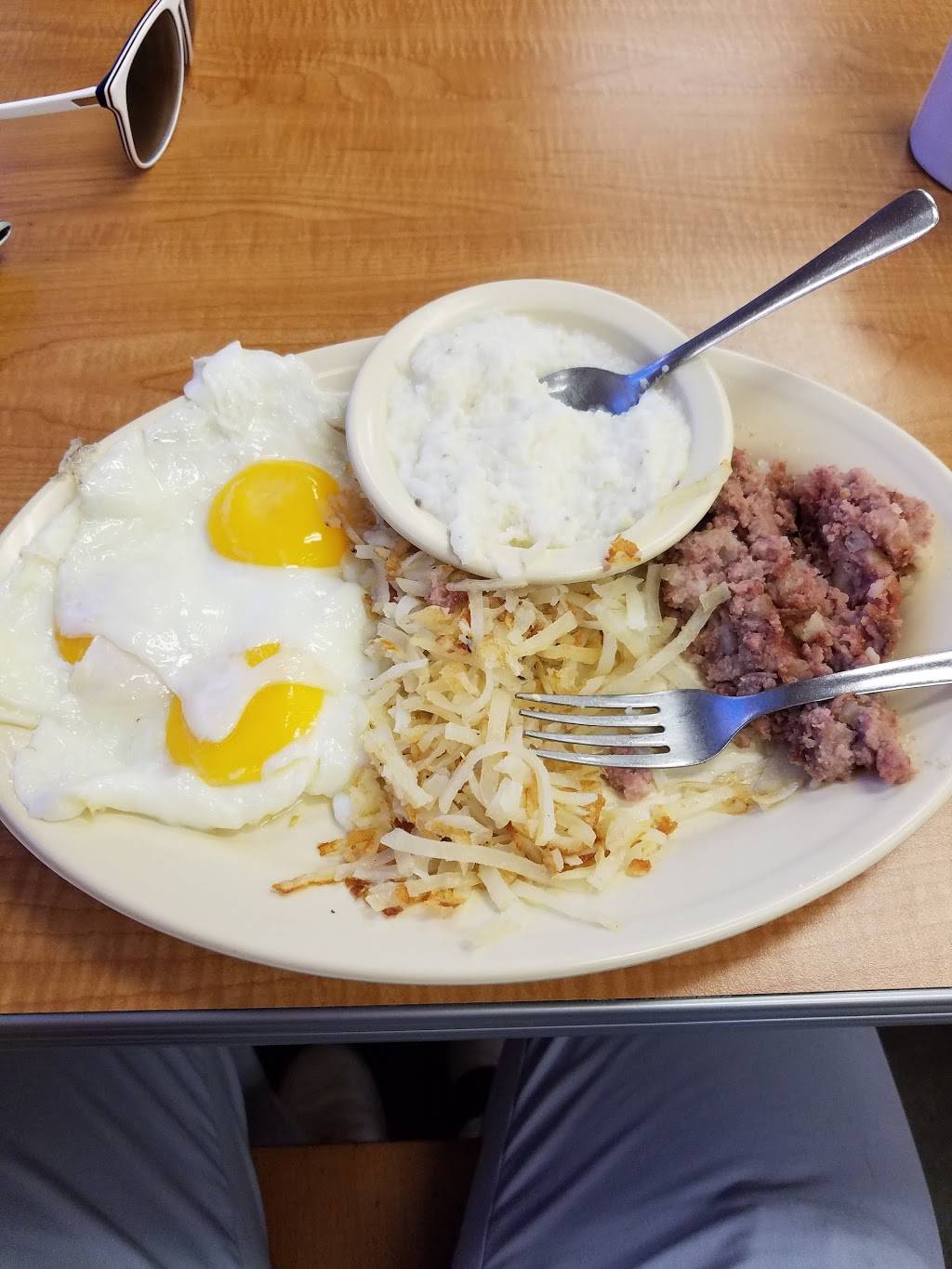 Westside Diner | restaurant | 1555 Meadowview Dr, Danville, VA 24541, USA | 4346853075 OR +1 434-685-3075