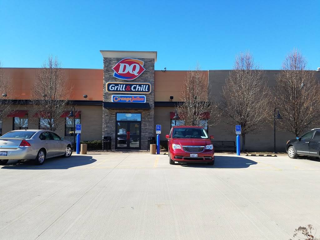Dairy Queen Grill & Chill | restaurant | 411 N Veterans Pkwy, Bloomington, IL 61704, USA | 3096624446 OR +1 309-662-4446