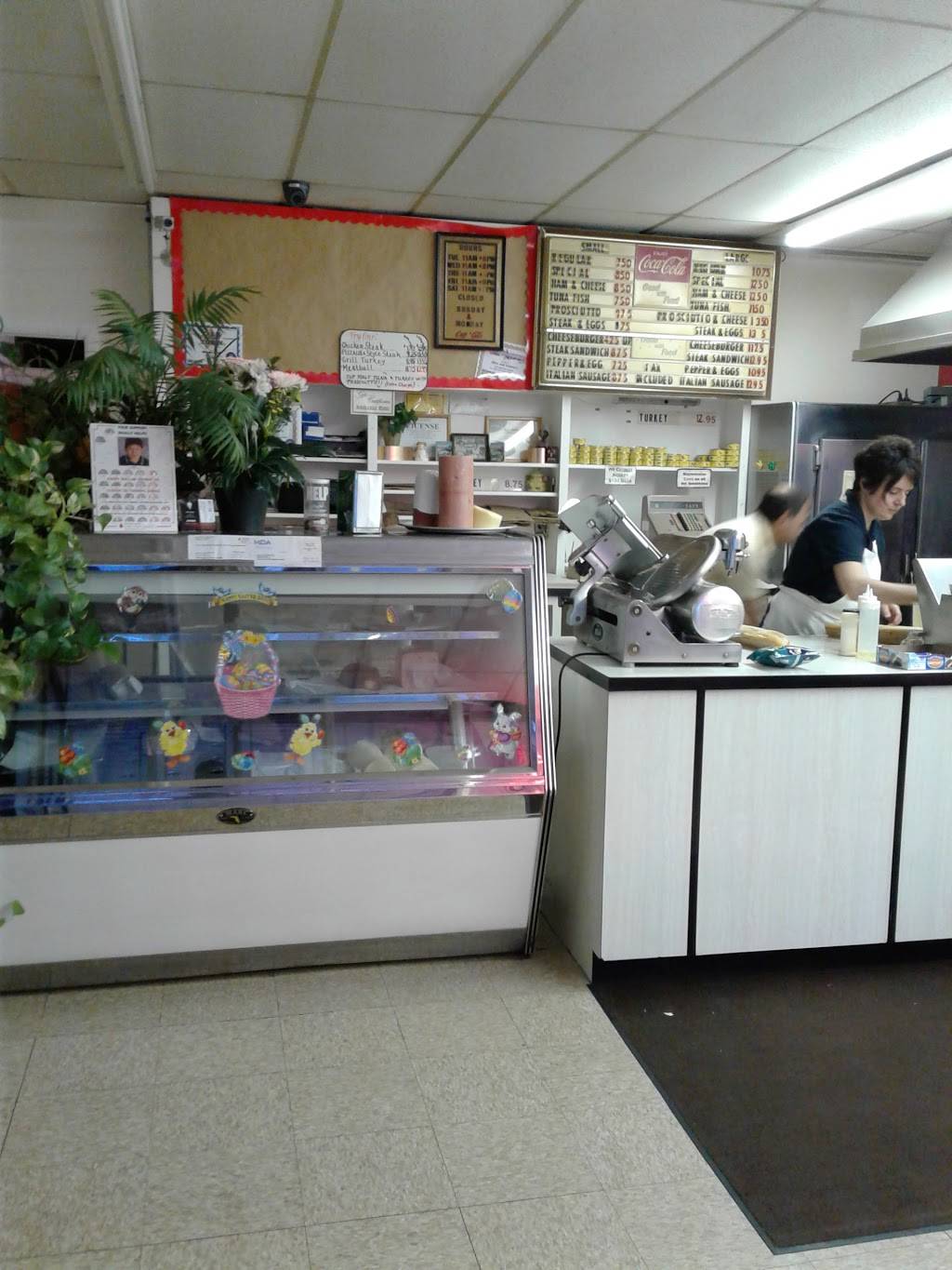 Mike & Emmas Sandwich Shop | restaurant | 601 MacDade Boulevard, Folsom, PA 19033, USA | 6104619194 OR +1 610-461-9194