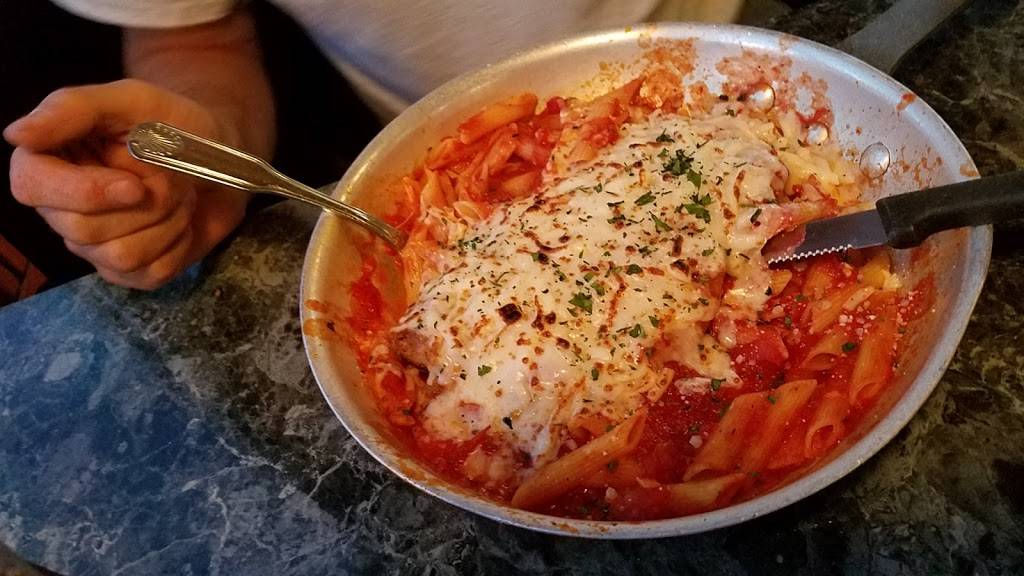 Michaels Pasta In the Pan | restaurant | 395 River Rd, Agawam, MA 01001, USA | 4137891917 OR +1 413-789-1917