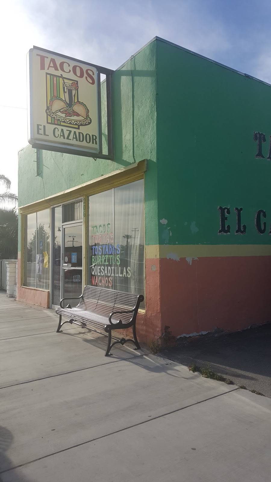 Tacos El Cazador | restaurant | 206 W Kern Ave, McFarland, CA 93250, USA | 6617929069 OR +1 661-792-9069