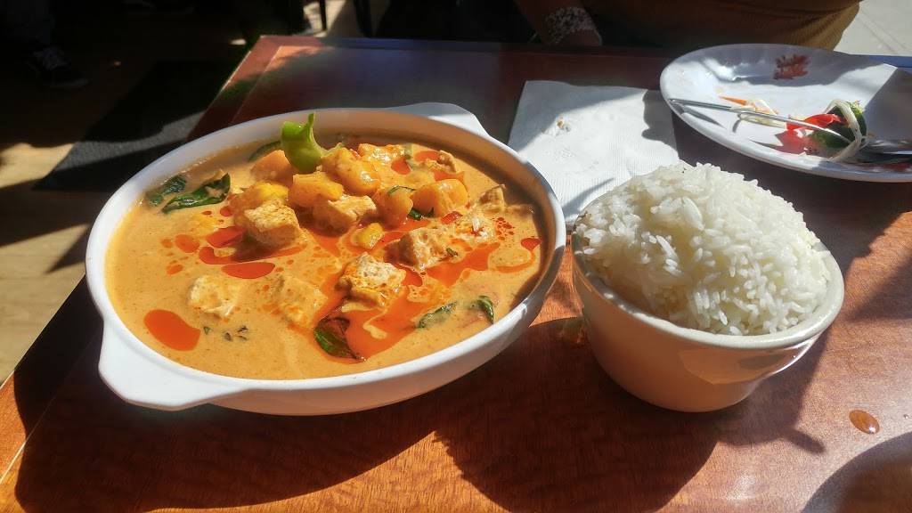 East West Cafe | restaurant | 2 N Winooski Ave #3738, Burlington, VT 05401, USA | 8025408145 OR +1 802-540-8145