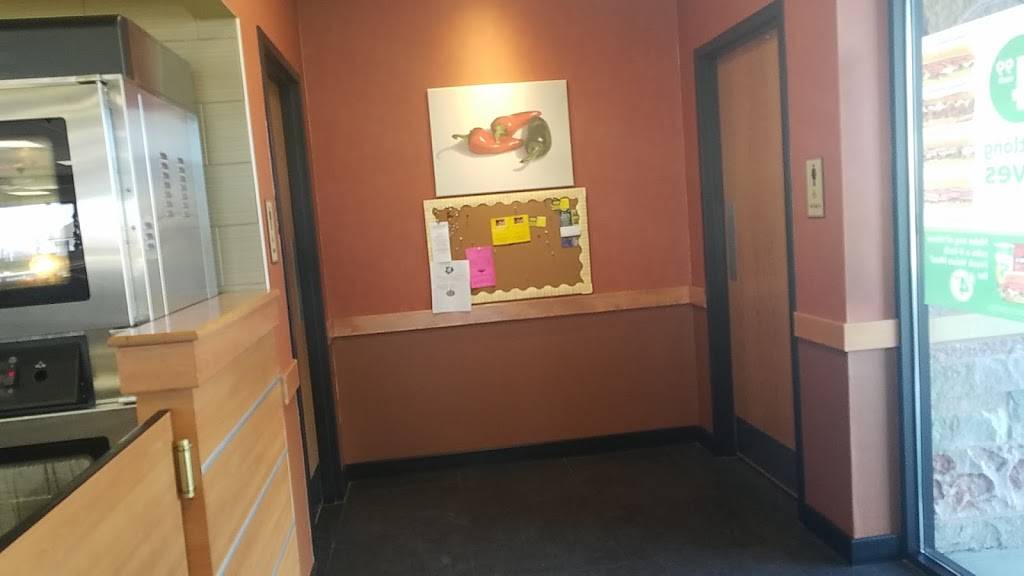 Subway | restaurant | 935 N, IL-49, Casey, IL 62420, USA | 2179325606 OR +1 217-932-5606