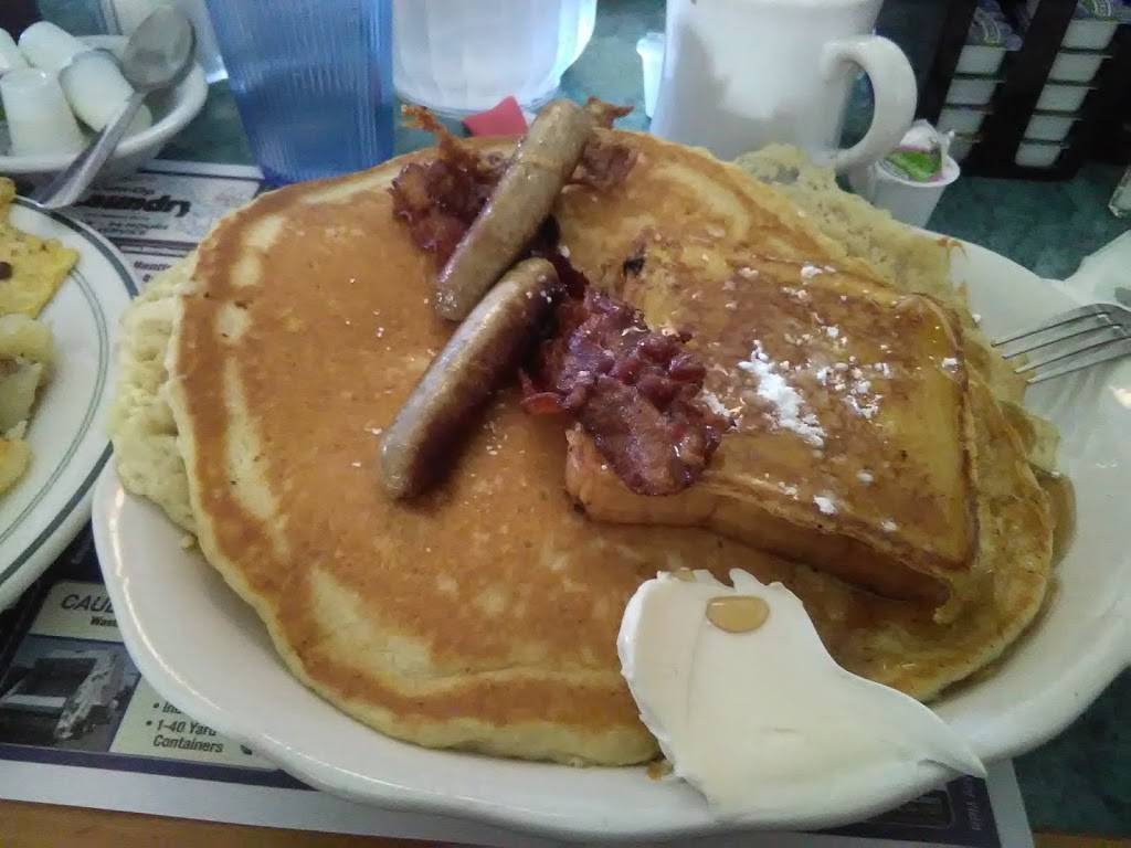 Jonis 340 Diner | restaurant | 2481 Old Philadelphia Pike, Lancaster, PA 17602, USA | 7179842627 OR +1 717-984-2627