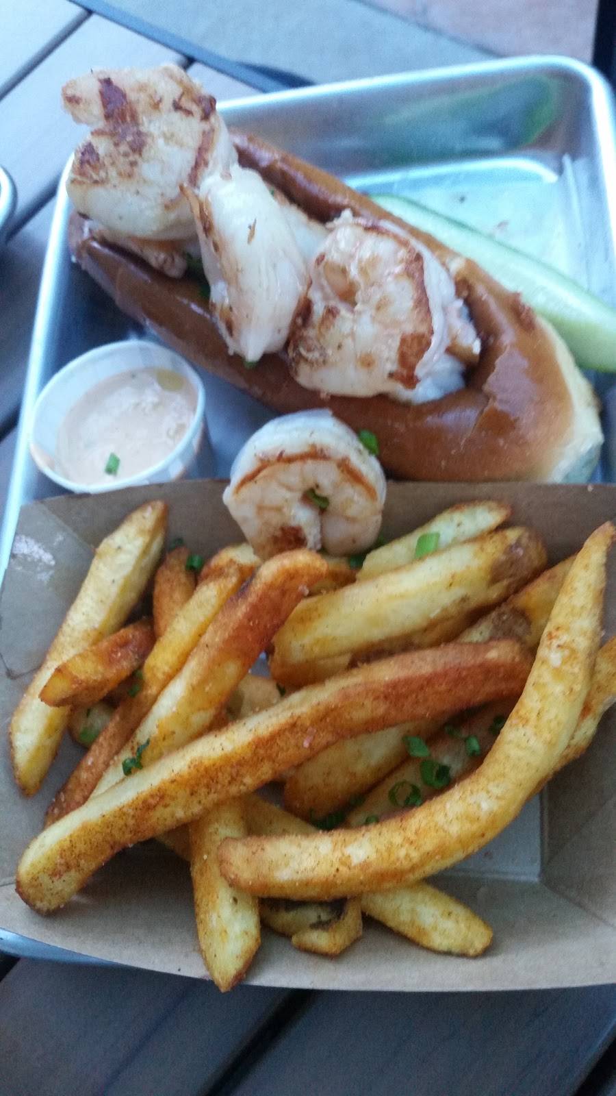 Slapfish | restaurant | 783 N Alafaya Trail, Orlando, FL 32828, USA | 4078661804 OR +1 407-866-1804