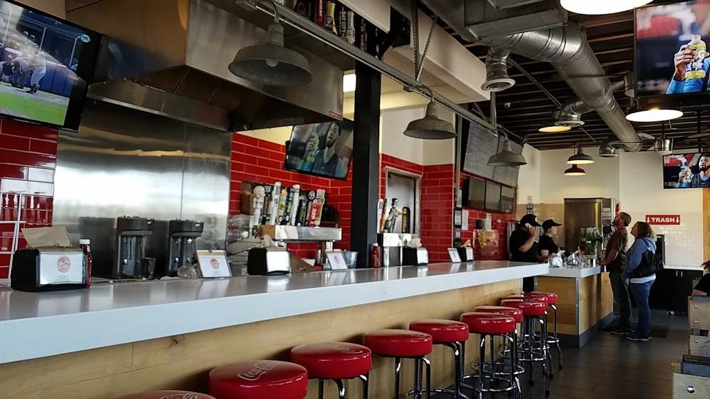 Funky Burgers and Fries | restaurant | 101 W Washington Ave, El Cajon, CA 92020, USA | 6193282929 OR +1 619-328-2929