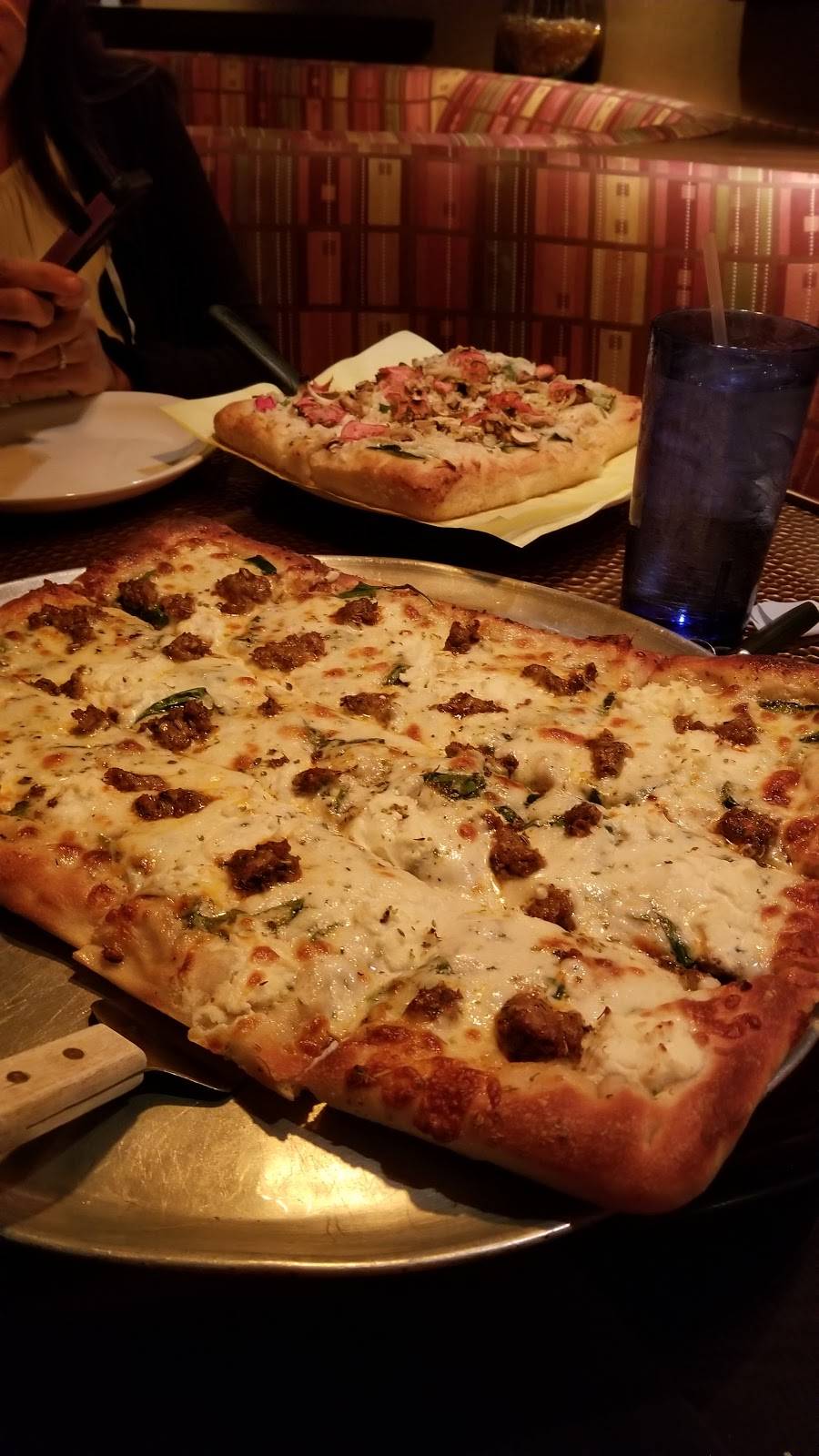 Pts Pub | night club | 10940 S Eastern Ave, Henderson, NV 89052, USA | 7028994334 OR +1 702-899-4334