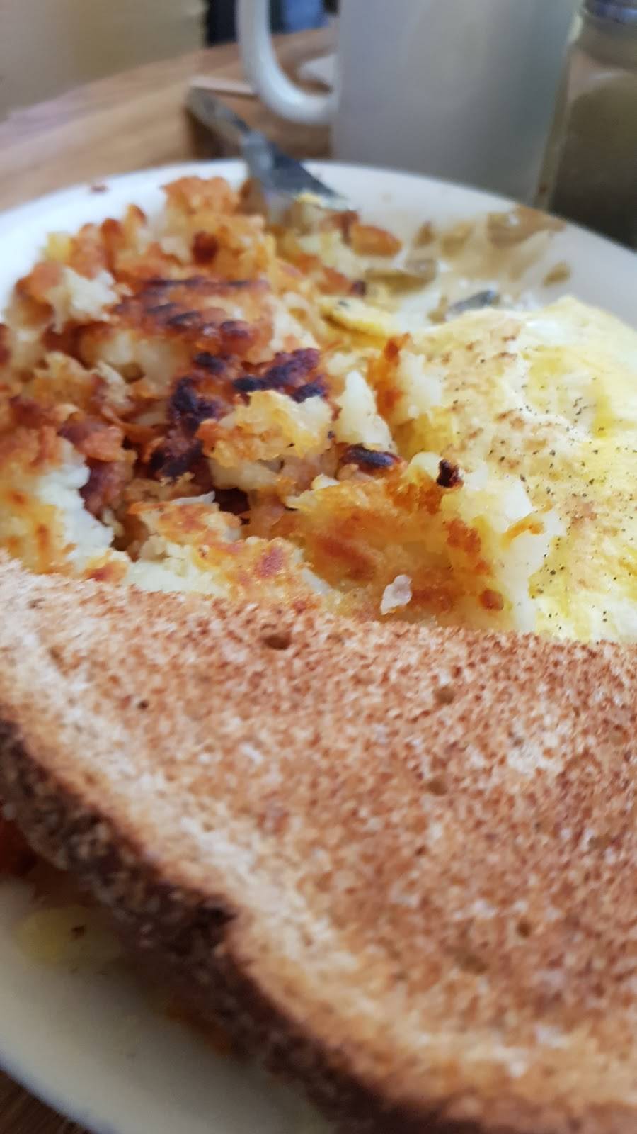 Peanuts Deluxe Cafe | cafe | 275 E San Fernando St, San Jose, CA 95112, USA | 4089989778 OR +1 408-998-9778