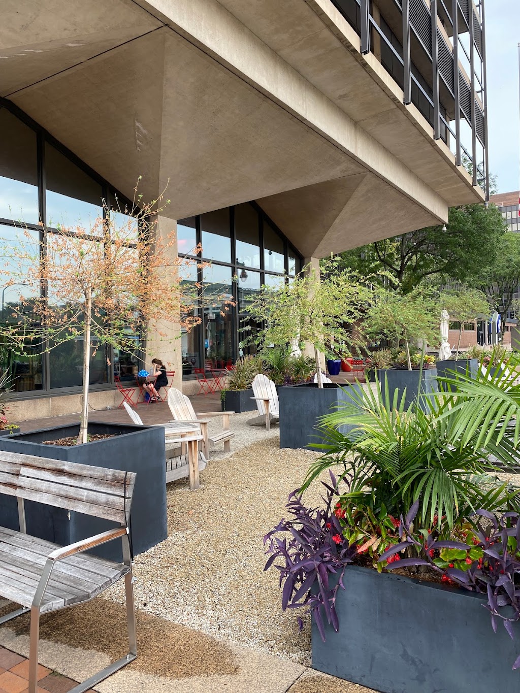 La Colombe Coffee Roasters | cafe | 100 S Independence Mall W #110, Philadelphia, PA 19106, USA | 2674791650 OR +1 267-479-1650