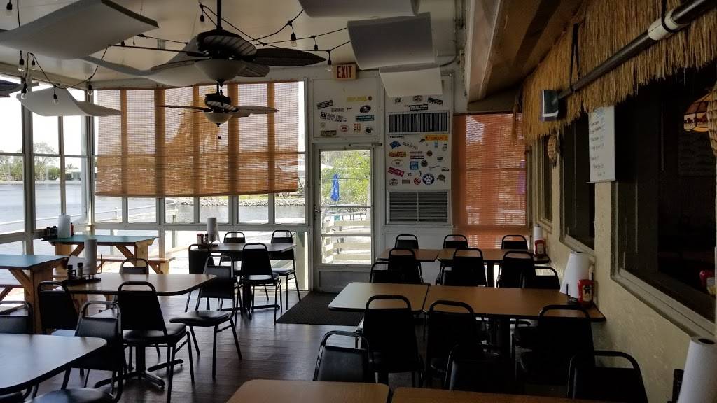 Myakka River Oyster Bar | restaurant | 121 Playmore Dr, Venice, FL 34293, USA | 9414239616 OR +1 941-423-9616