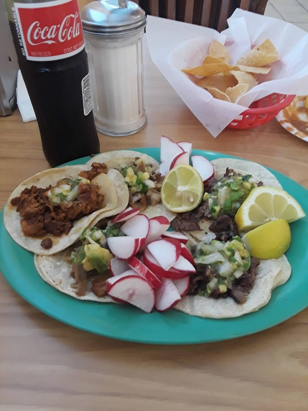 Chabelitas Restaurant | restaurant | 10767 San Fernando Rd, Pacoima, CA 91331, USA | 8188998047 OR +1 818-899-8047