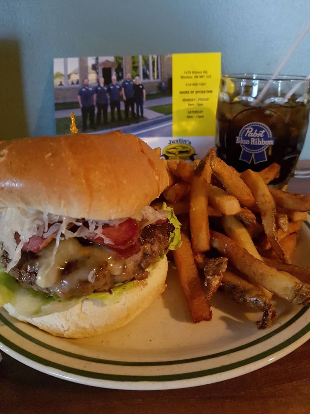 Hooligans Pub & Grub | restaurant | 1898 Shepherd St E, Windsor, ON N8Y 1T5, Canada | 5199157007 OR +1 519-915-7007