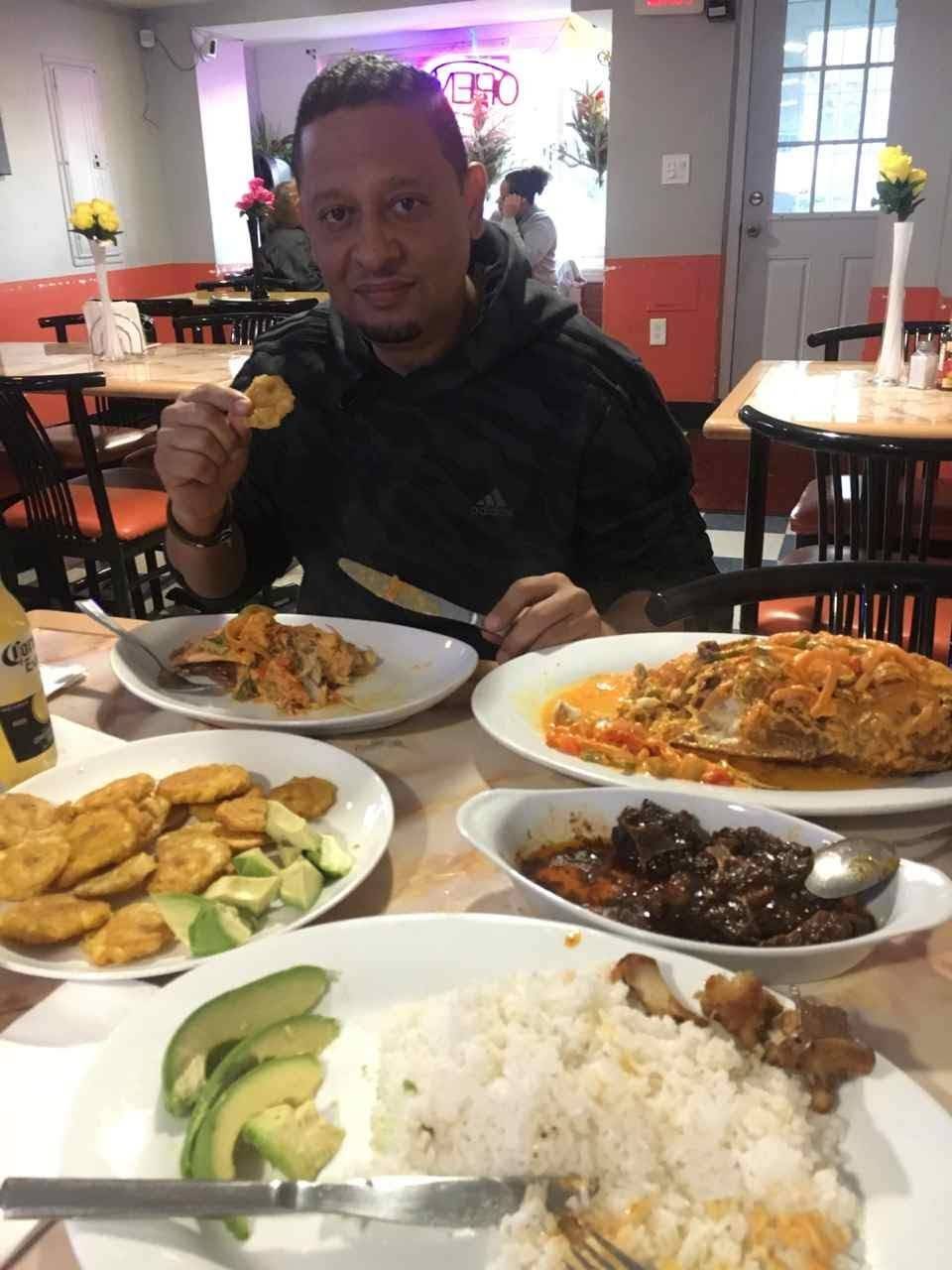 Crystal Restaurant & Bar | restaurant | 1401 University Blvd E # G12, Hyattsville, MD 20783, USA | 3014081600 OR +1 301-408-1600