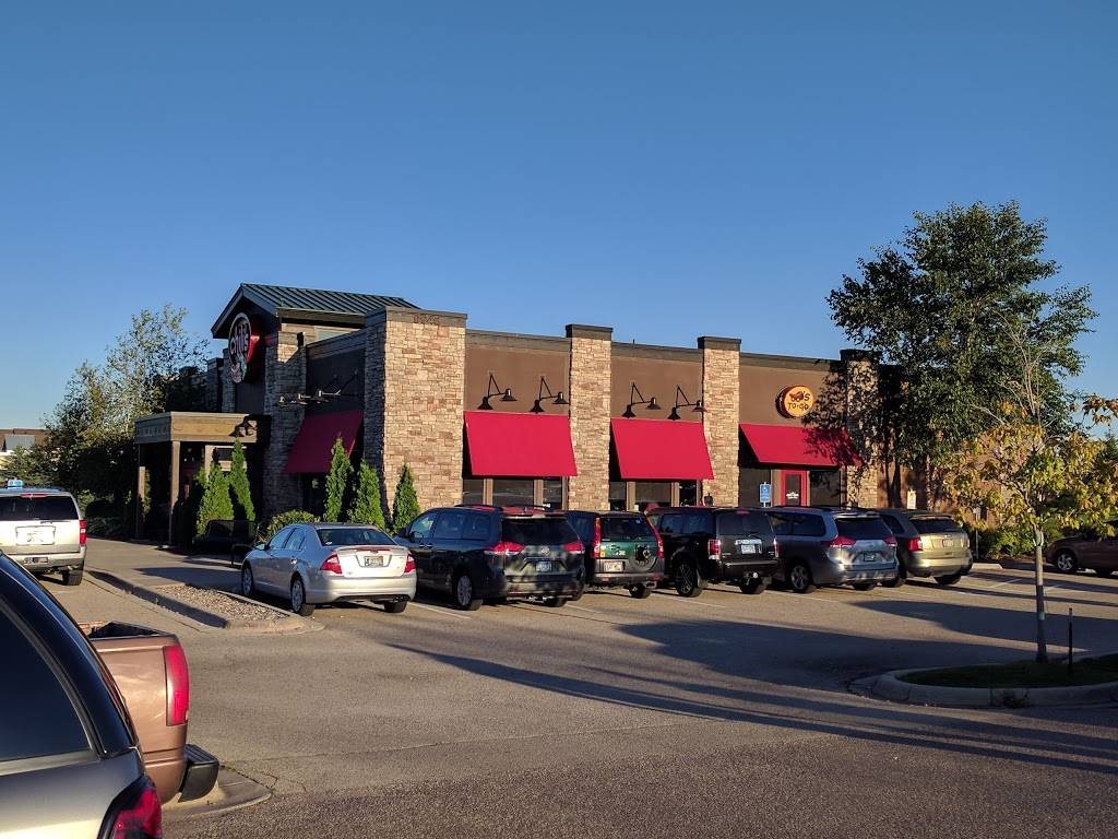 Chilis Grill & Bar | restaurant | 9945 Hudson Pl, Woodbury, MN 55125, USA | 6517398177 OR +1 651-739-8177