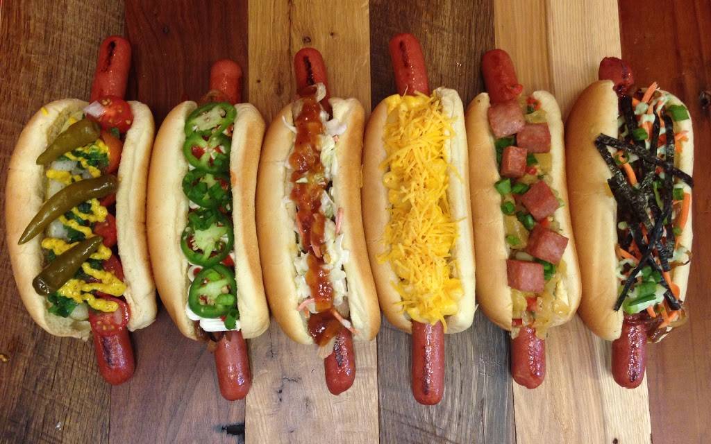 The Steamie Weenie | restaurant | 1500 N Green Valley Pkwy #130, Henderson, NV 89074, USA | 7023331383 OR +1 702-333-1383