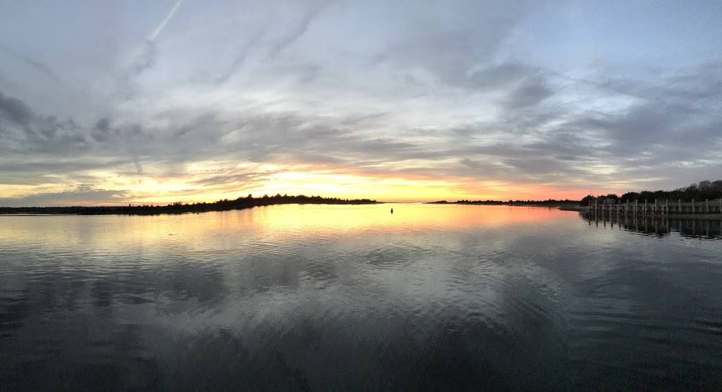 Bostwicks on the Harbor | restaurant | 39 Gann Rd, East Hampton, NY 11937, USA | 6313241150 OR +1 631-324-1150