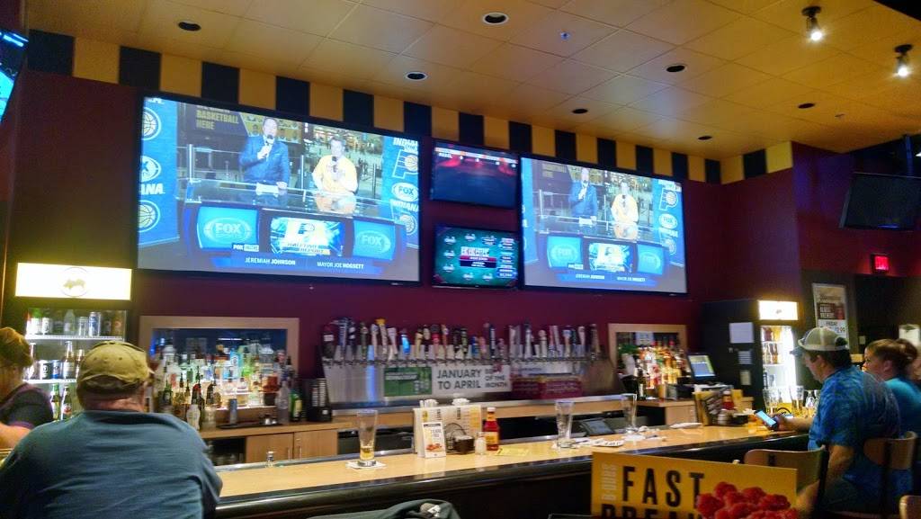 Buffalo Wild Wings | restaurant | 8020 N U.S. 31, Indianapolis, IN 46227, USA | 3178817500 OR +1 317-881-7500