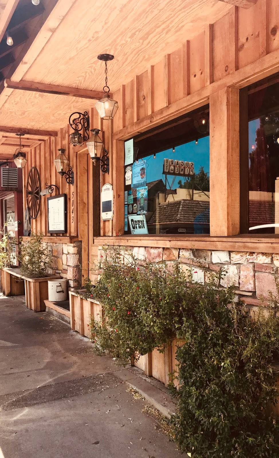 Charles Street Dinner House | restaurant | 5043 Charles St, Mariposa, CA 95338, USA | 2099662366 OR +1 209-966-2366