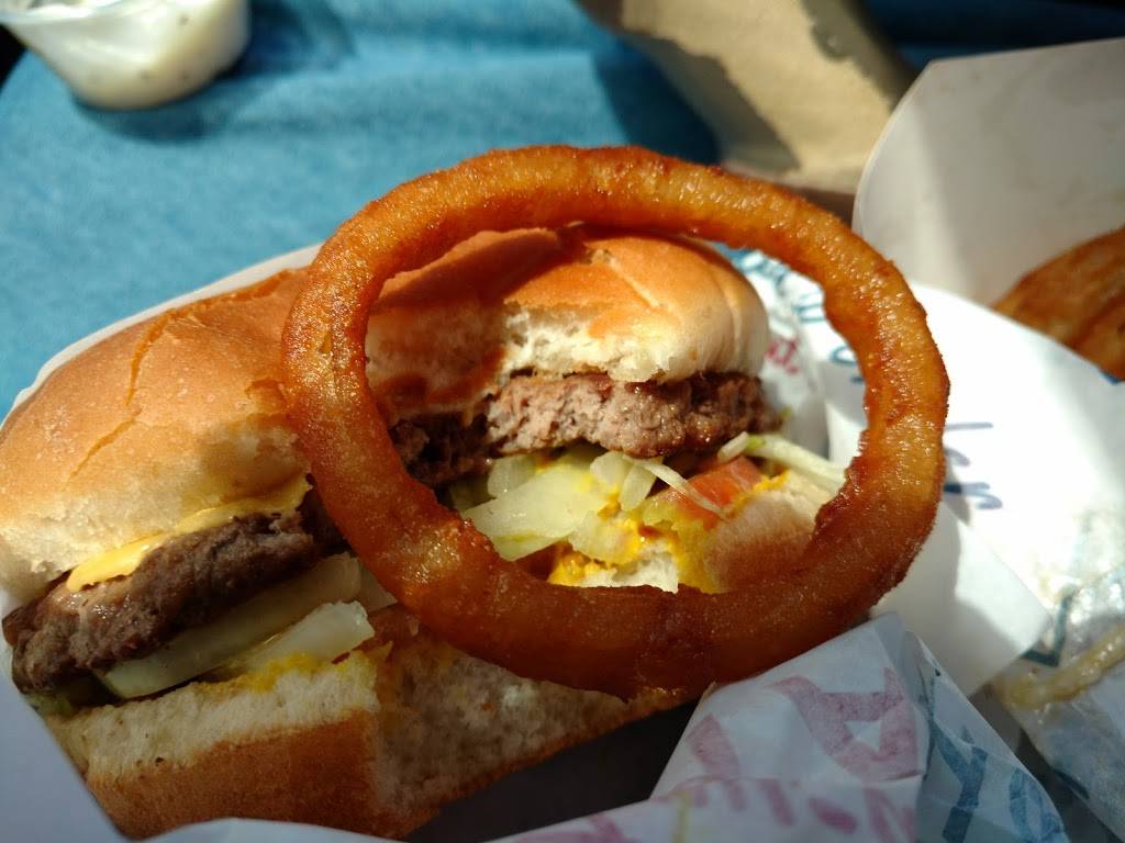 Blakes Lotaburger | restaurant | 3560 N Craycroft Rd, Tucson, AZ 85750, USA | 5207773657 OR +1 520-777-3657