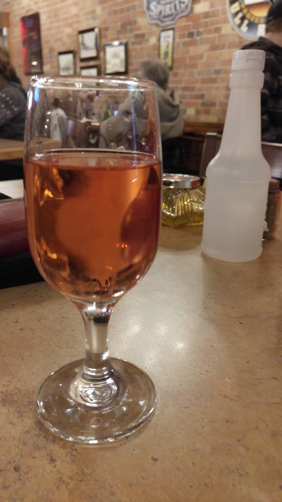 Village Restaurant & Pizzeria | restaurant | 12 Main St W, Norwich, ON N0J 1P1, Canada | 5198632813 OR +1 519-863-2813