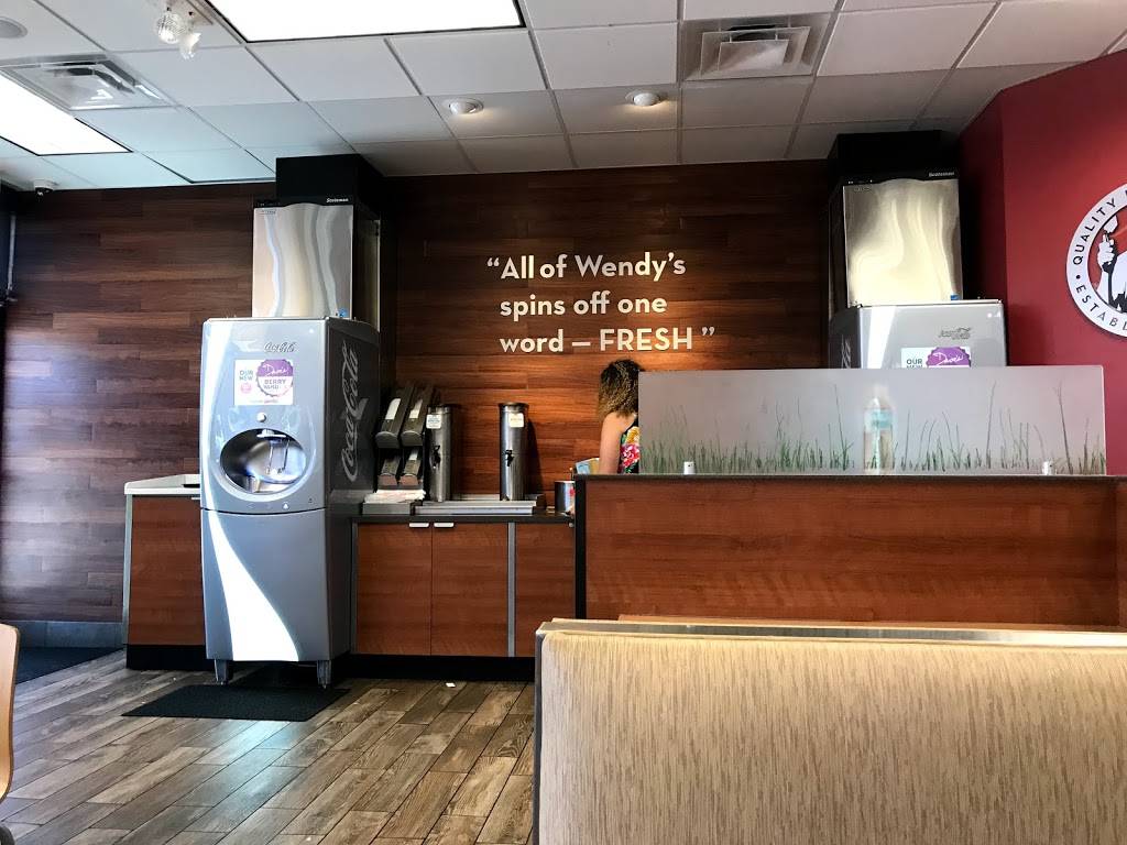 Wendys | restaurant | 470 Town Center Cir, Sanford, FL 32771, USA | 4073243280 OR +1 407-324-3280