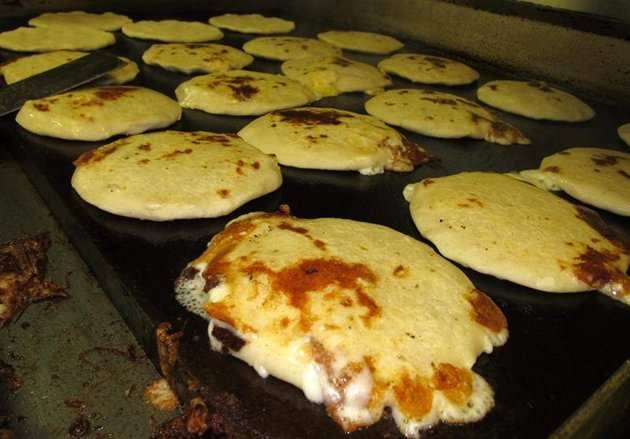 PUPUSERIA JOHAN | restaurant | 3143 louise st linwood ca 90262, Lynwood, CA 90262, USA | 3234906785 OR +1 323-490-6785