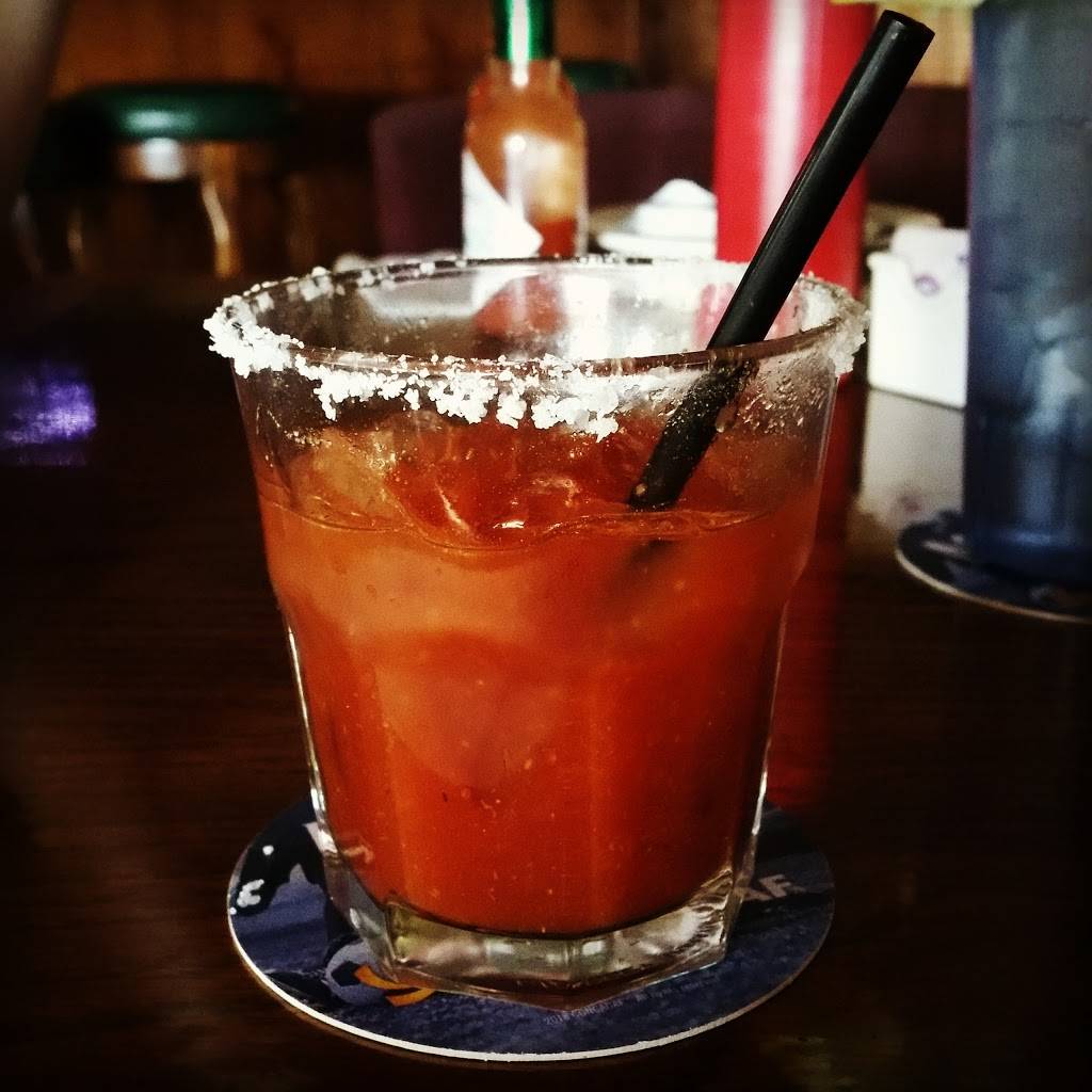 Comstock Bar & Grill | restaurant | 316 W Mission Ave #115, Escondido, CA 92025, USA | 7607466188 OR +1 760-746-6188