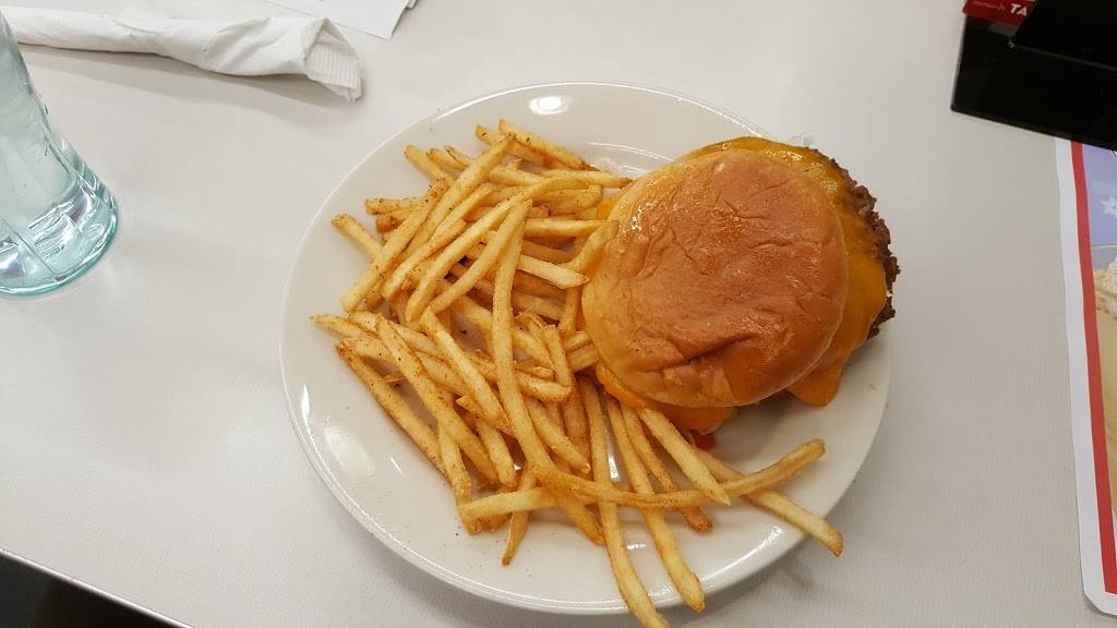 Steak n Shake | restaurant | 6231 Valley Springs Pkwy, Riverside, CA 92507, USA | 9514136437 OR +1 951-413-6437