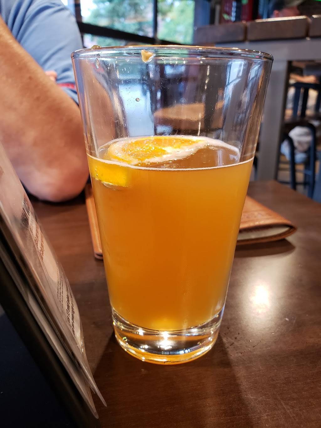 Fionn MacCools | restaurant | 119 Osler Dr Unit 3, Dundas, ON L9H 6X4, Canada | 9056274729 OR +1 905-627-4729