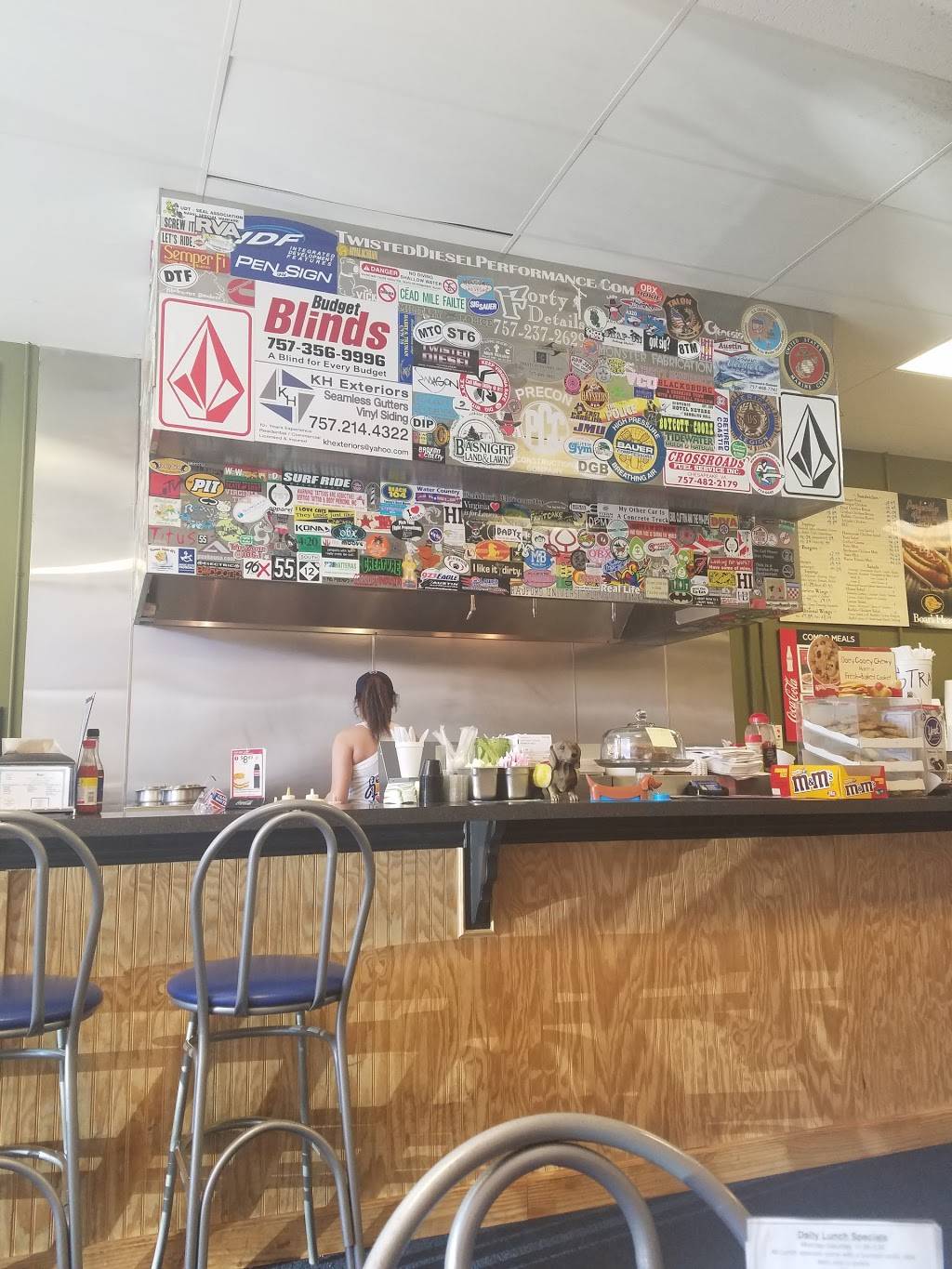 Perfectly Frank | restaurant | 236 Carmichael Way # 314, Chesapeake, VA 23322, USA | 7574320212 OR +1 757-432-0212