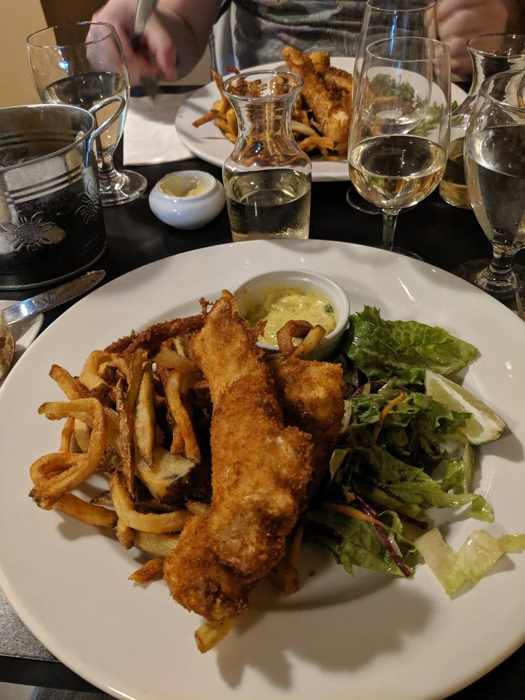 Restaurant LOstrea | restaurant | 3288 Boulevard Neilson, Québec, QC G1W 2V8, Canada | 5817413773 OR +1 581-741-3773