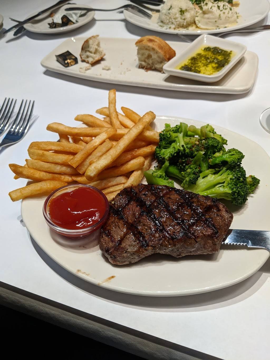 Bonefish Grill | restaurant | 1101 S Joyce St Ste B26, Arlington, VA 22202, USA | 7034122837 OR +1 703-412-2837