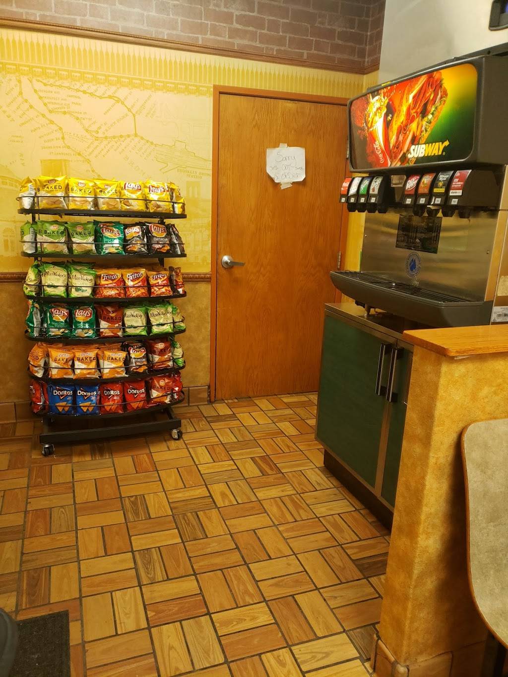 Subway Restaurants | restaurant | 43153 Woodward Ave, Bloomfield Hills, MI 48302, USA | 2483382200 OR +1 248-338-2200